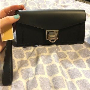 Michael Kors Manhattan Clutch